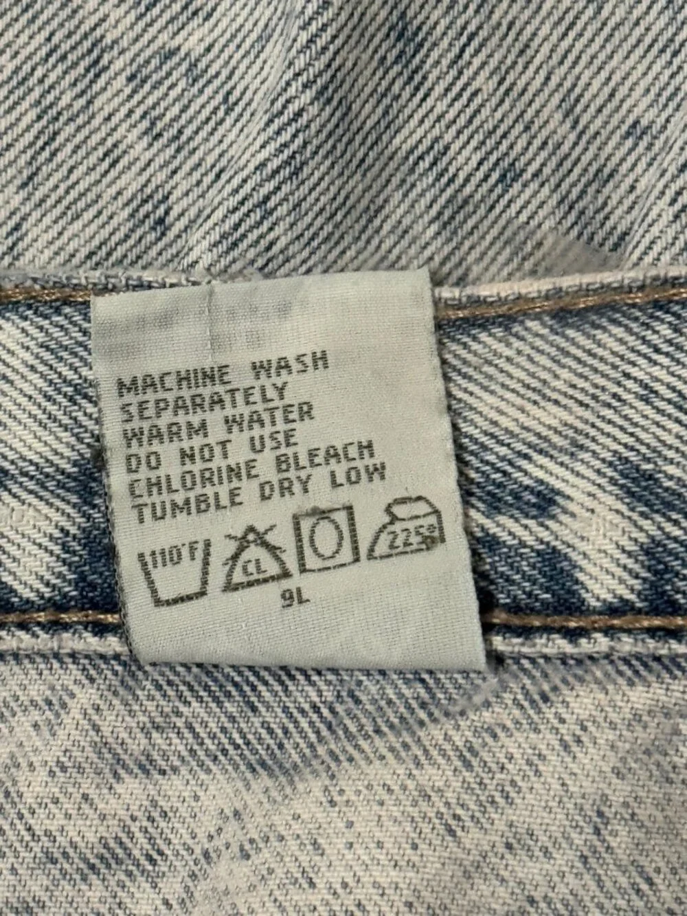 Gitano Jeans Women 34 Acid Wash Distressed Bow Back Raw Hem Tapered Frayed Ankle - Picture 5 of 13